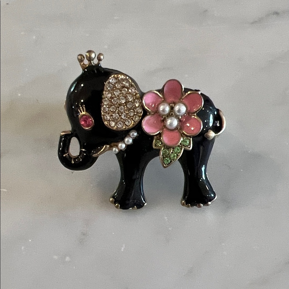 Black Elephant Ring with Pink Flower